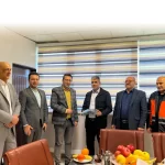 دریافت لوح تقدیر شرکت منتخب حمل و نقل استان مازندران